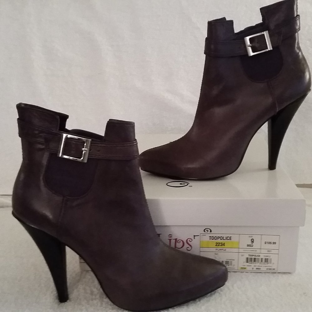 RARE - PURPLE COLORED ANKLE BOOTS. 2 Lips Too. Bootie Ankle Boot. New